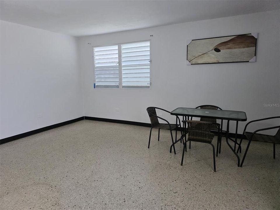 For Sale: $210,000 (3 beds, 2 baths, 900 Square Feet)