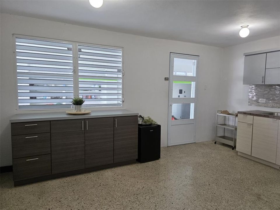 For Sale: $210,000 (3 beds, 2 baths, 900 Square Feet)