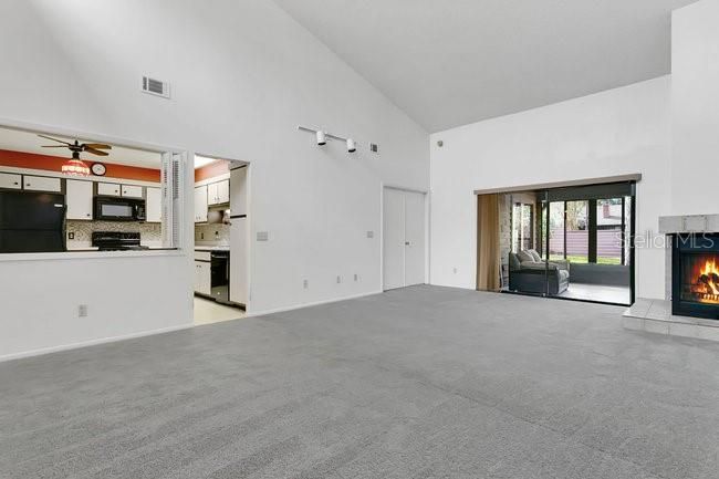 For Sale: $265,000 (3 beds, 2 baths, 1324 Square Feet)