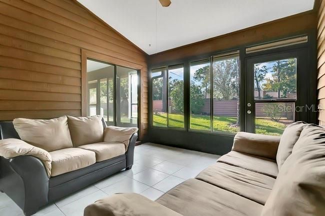 For Sale: $265,000 (3 beds, 2 baths, 1324 Square Feet)