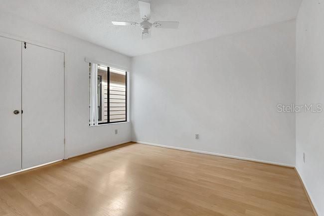 For Sale: $265,000 (3 beds, 2 baths, 1324 Square Feet)