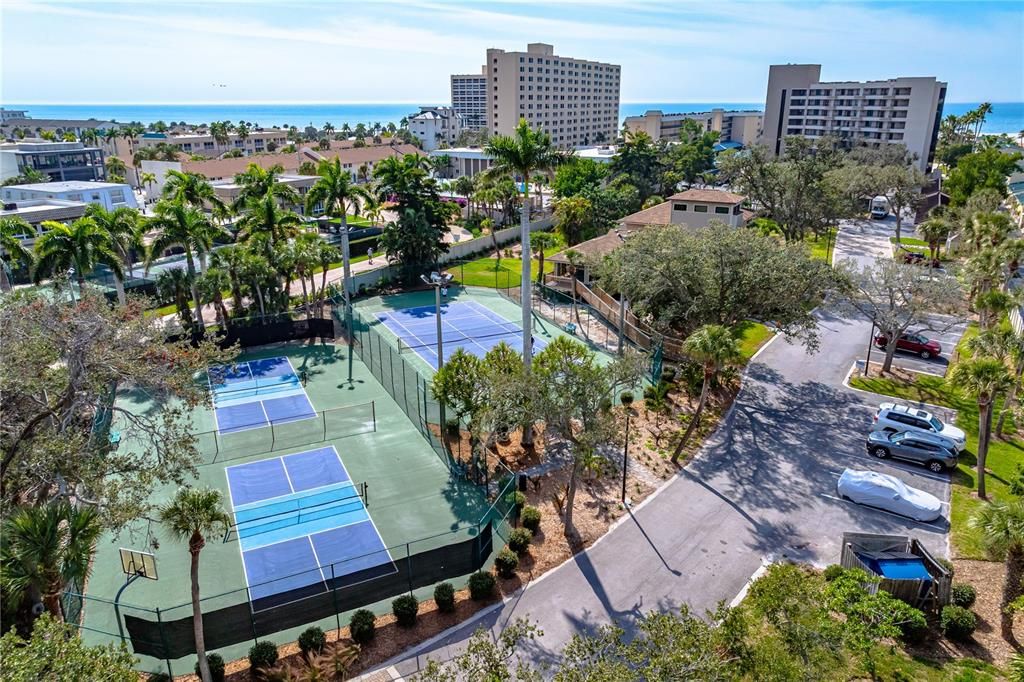 待售: $1,450,000 (2 贝兹, 2 浴室, 1642 平方英尺)