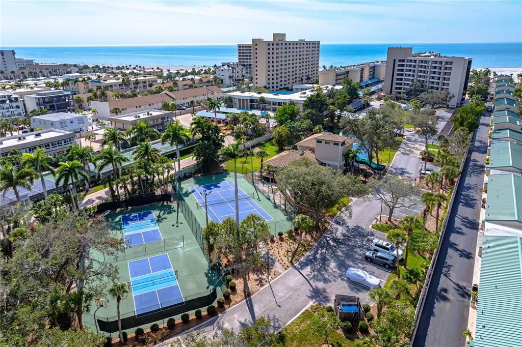 待售: $1,450,000 (2 贝兹, 2 浴室, 1642 平方英尺)