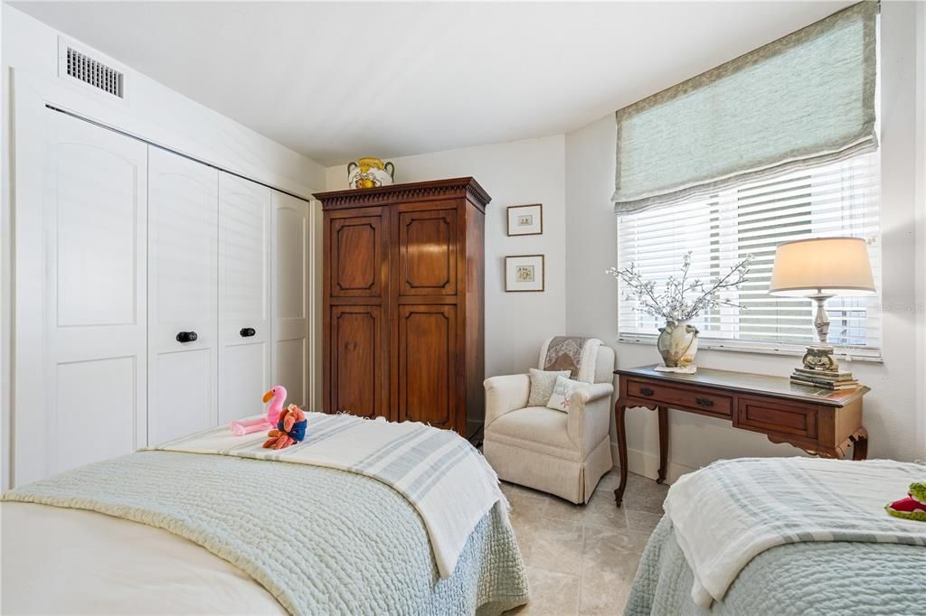 待售: $1,450,000 (2 贝兹, 2 浴室, 1642 平方英尺)