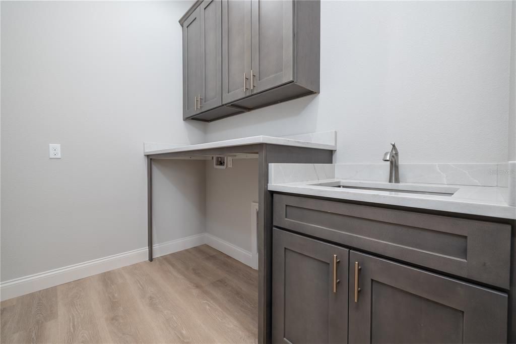 For Sale: $499,900 (3 beds, 2 baths, 2097 Square Feet)