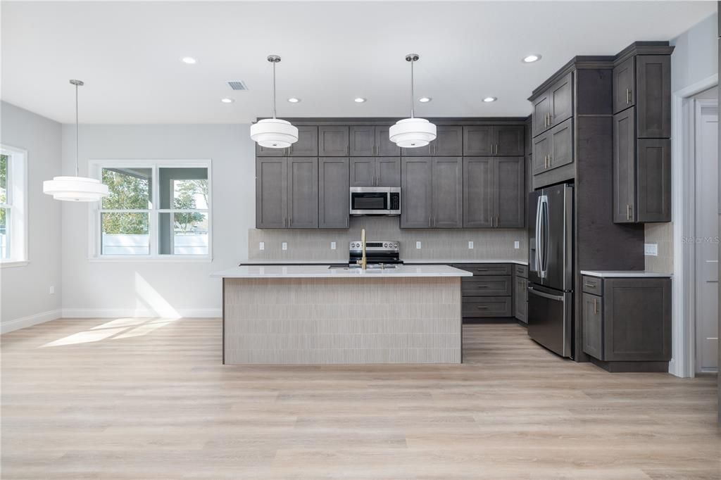 For Sale: $499,900 (3 beds, 2 baths, 2097 Square Feet)