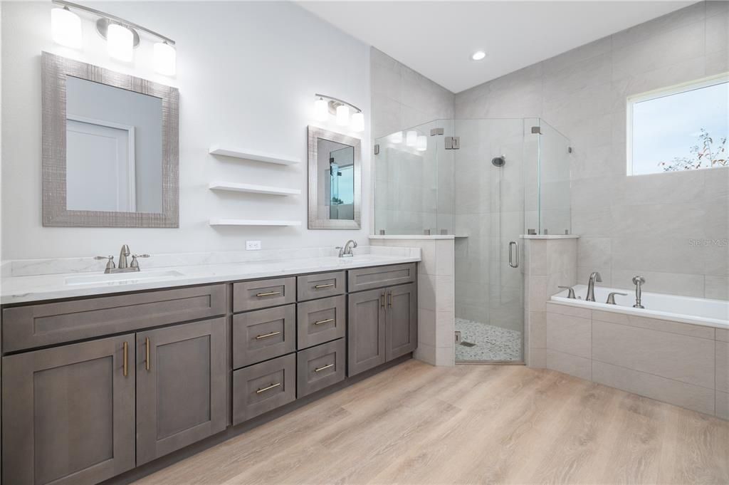 For Sale: $499,900 (3 beds, 2 baths, 2097 Square Feet)