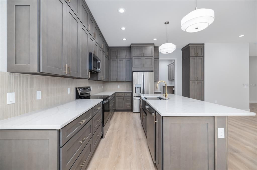 For Sale: $499,900 (3 beds, 2 baths, 2097 Square Feet)