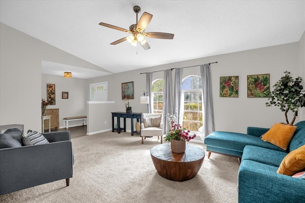 На продажу: $347,000 (3 спален, 2 ванн, 1741 Квадратных фут)