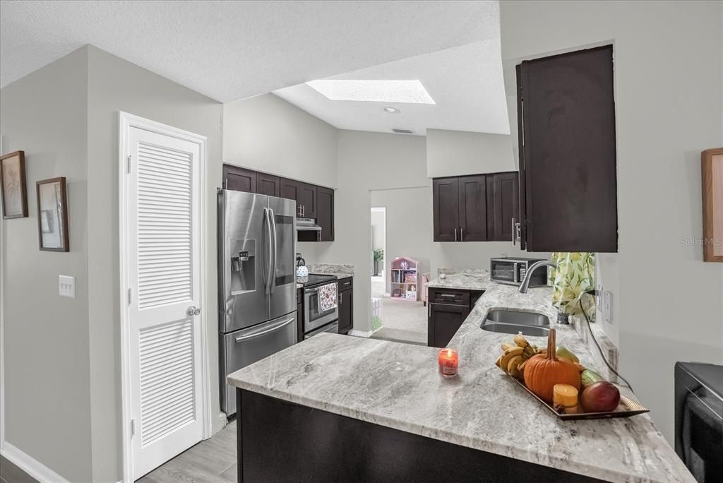 На продажу: $347,000 (3 спален, 2 ванн, 1741 Квадратных фут)