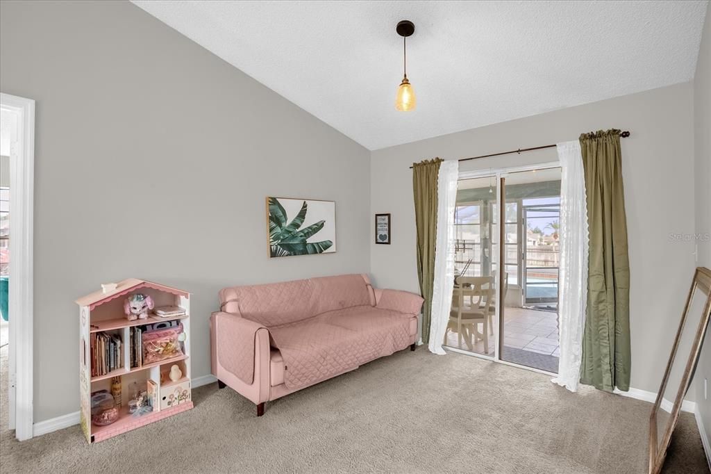 На продажу: $347,000 (3 спален, 2 ванн, 1741 Квадратных фут)