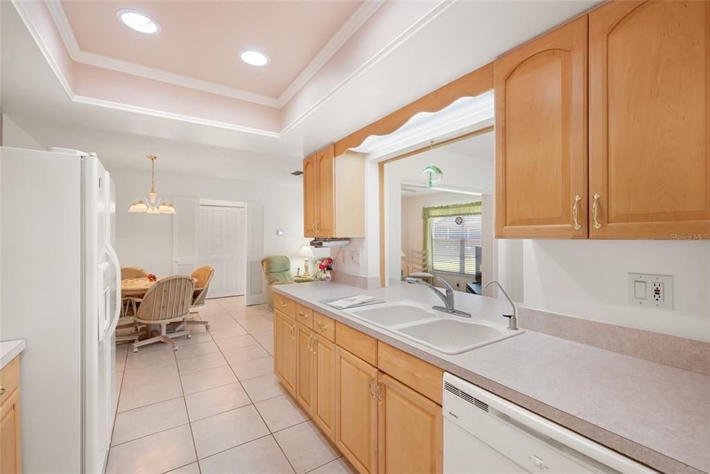 For Sale: $399,000 (2 beds, 2 baths, 1396 Square Feet)