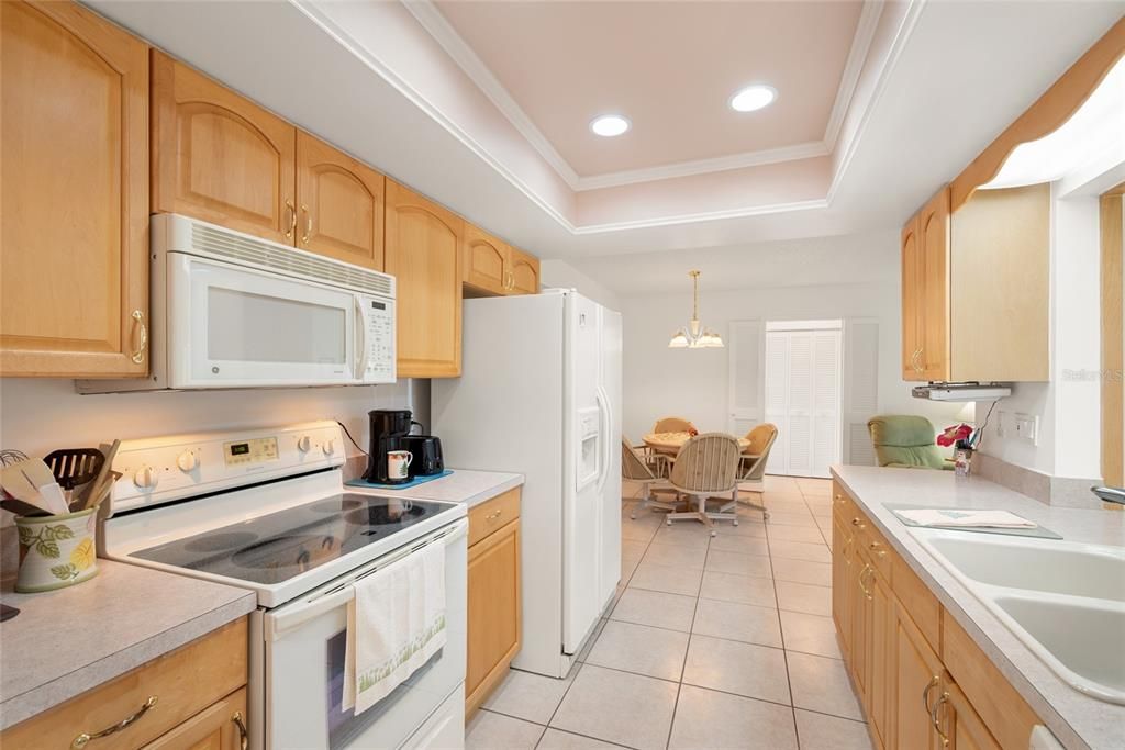 For Sale: $399,000 (2 beds, 2 baths, 1396 Square Feet)