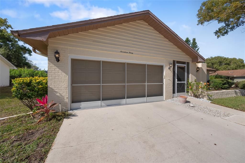 For Sale: $399,000 (2 beds, 2 baths, 1396 Square Feet)