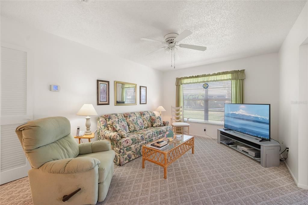 For Sale: $399,000 (2 beds, 2 baths, 1396 Square Feet)