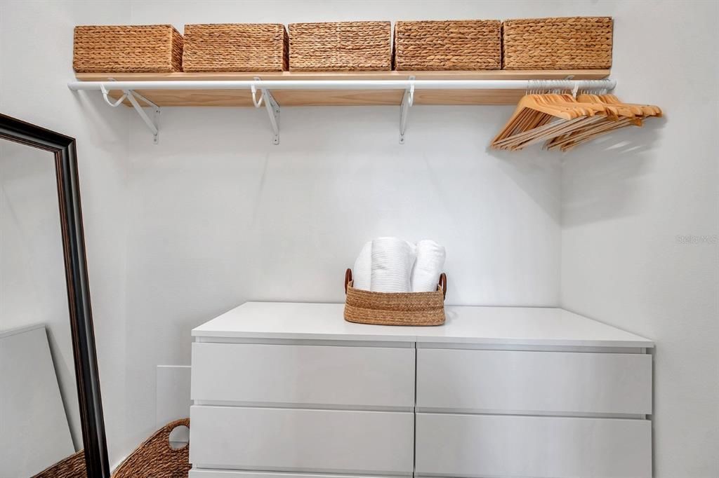 For Rent: $2,595 (3 beds, 2 baths, 1438 Square Feet)