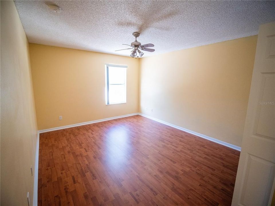 For Sale: $499,000 (5 beds, 2 baths, 3106 Square Feet)