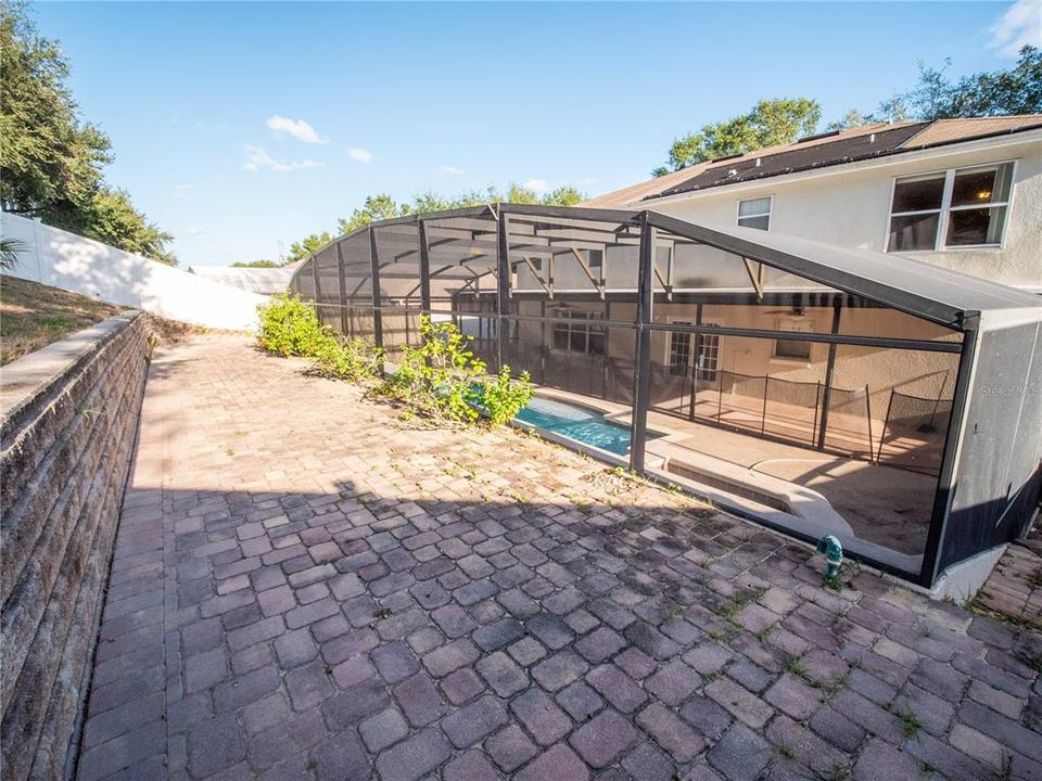 For Sale: $499,000 (5 beds, 2 baths, 3106 Square Feet)