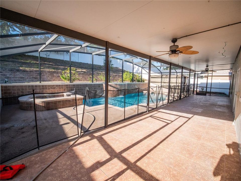 For Sale: $499,000 (5 beds, 2 baths, 3106 Square Feet)