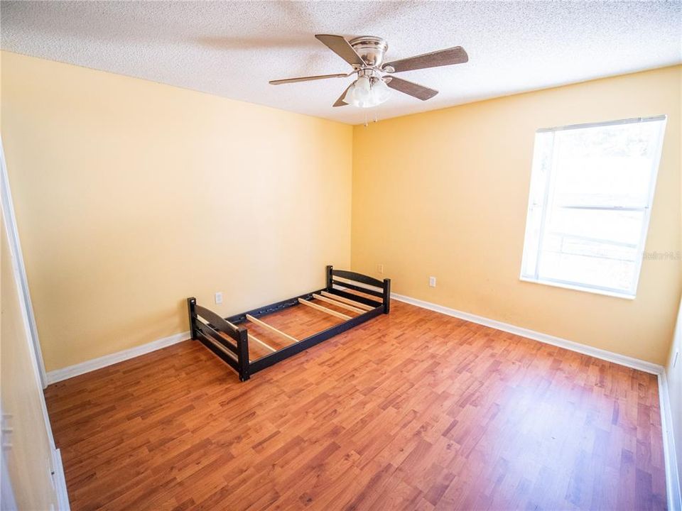 For Sale: $499,000 (5 beds, 2 baths, 3106 Square Feet)