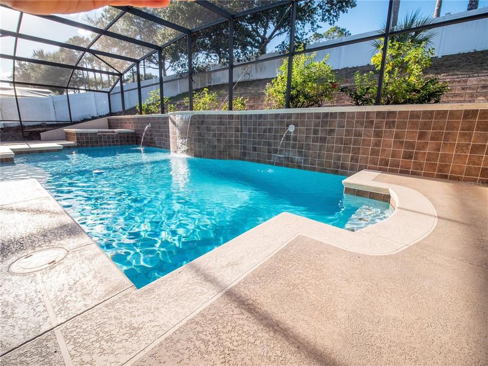 For Sale: $499,000 (5 beds, 2 baths, 3106 Square Feet)