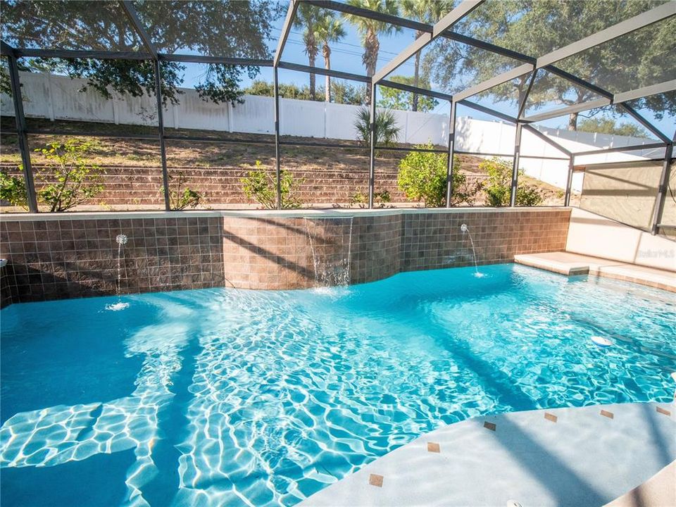 For Sale: $499,000 (5 beds, 2 baths, 3106 Square Feet)