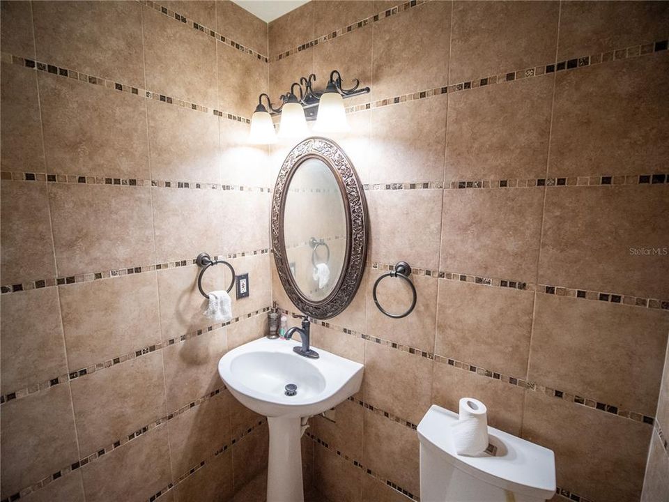 For Sale: $499,000 (5 beds, 2 baths, 3106 Square Feet)