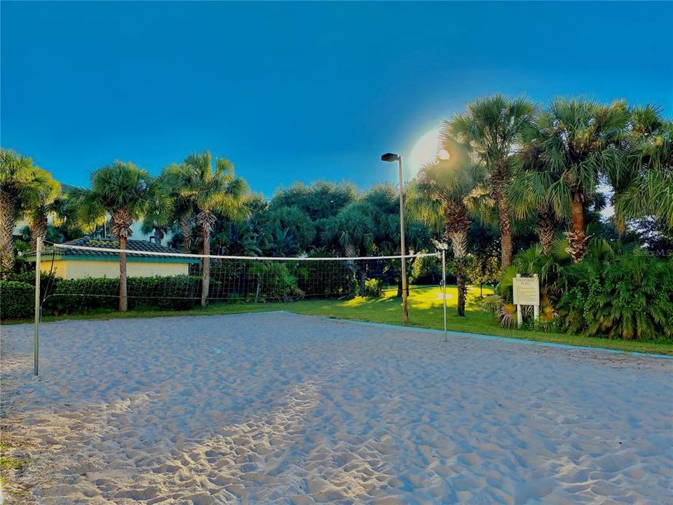 待售: $220,000 (2 贝兹, 2 浴室, 1048 平方英尺)