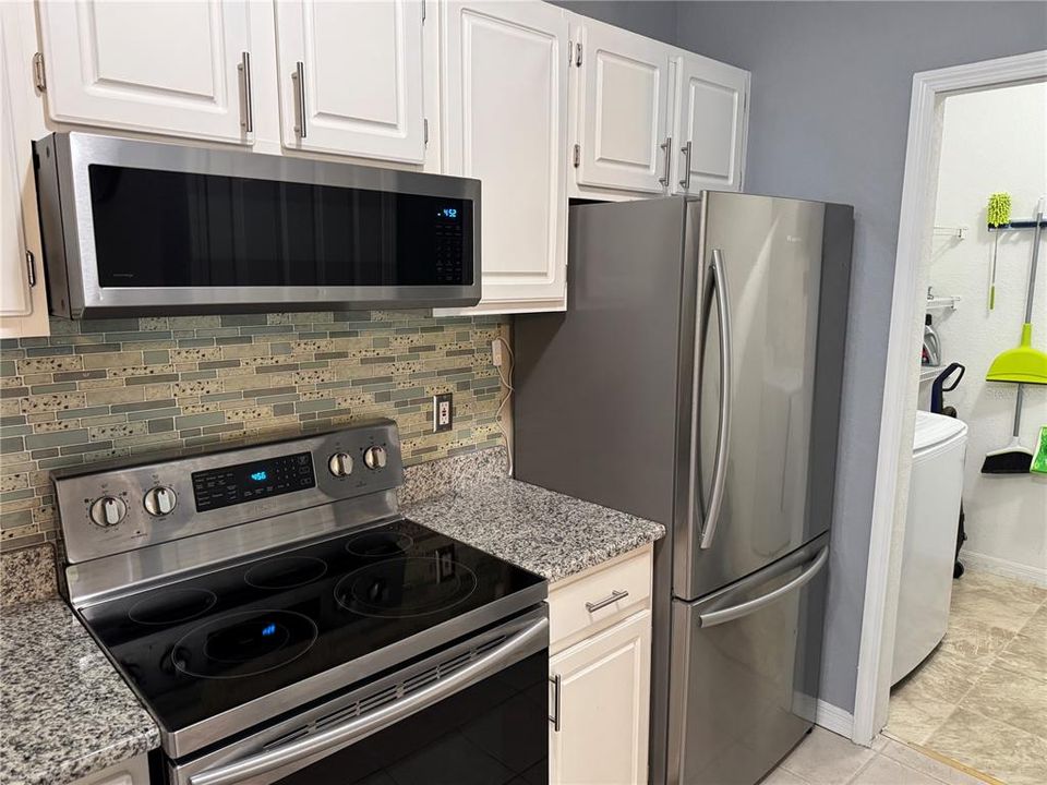 待售: $220,000 (2 贝兹, 2 浴室, 1048 平方英尺)