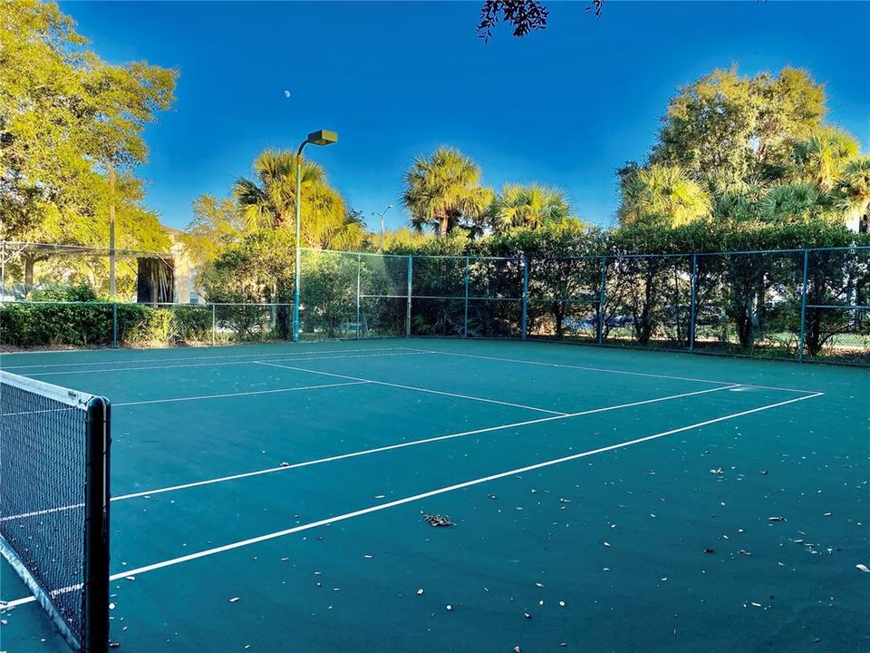 待售: $220,000 (2 贝兹, 2 浴室, 1048 平方英尺)