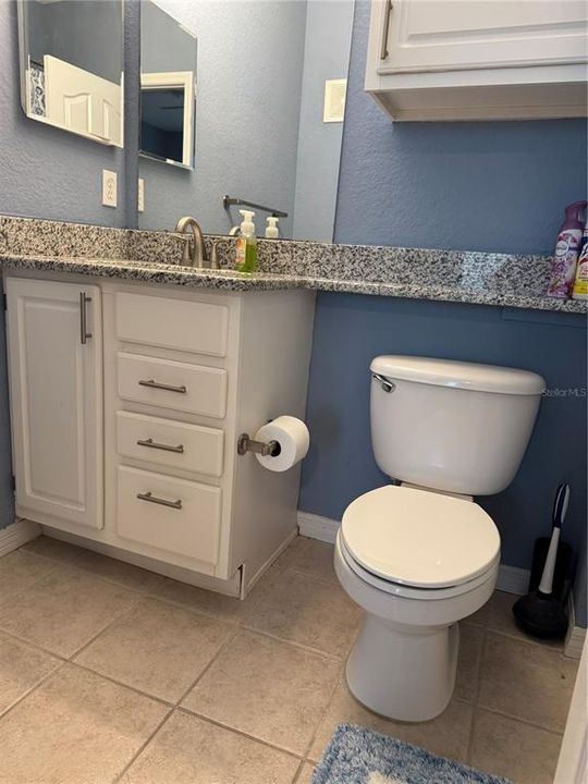 待售: $220,000 (2 贝兹, 2 浴室, 1048 平方英尺)