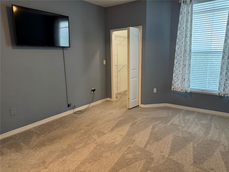 待售: $220,000 (2 贝兹, 2 浴室, 1048 平方英尺)