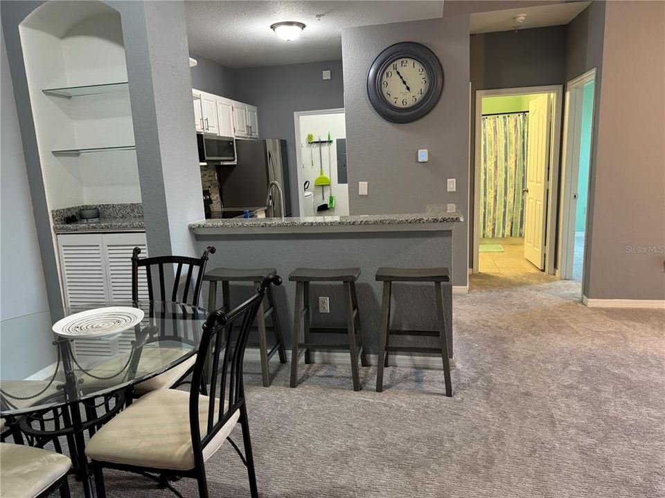 待售: $220,000 (2 贝兹, 2 浴室, 1048 平方英尺)