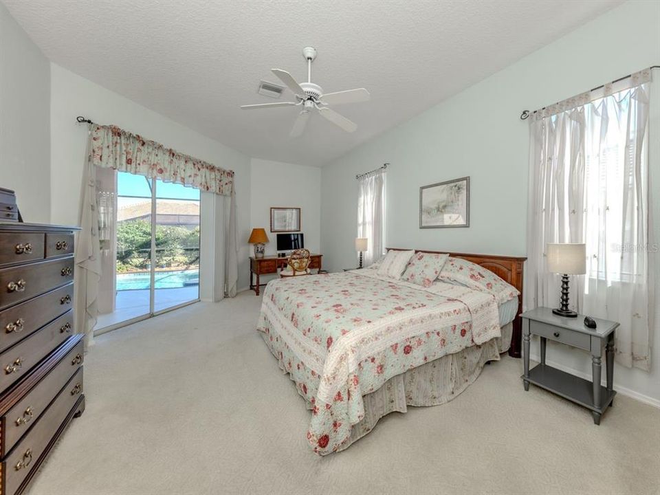 For Sale: $540,000 (3 beds, 2 baths, 2411 Square Feet)