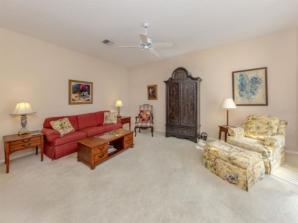 For Sale: $540,000 (3 beds, 2 baths, 2411 Square Feet)