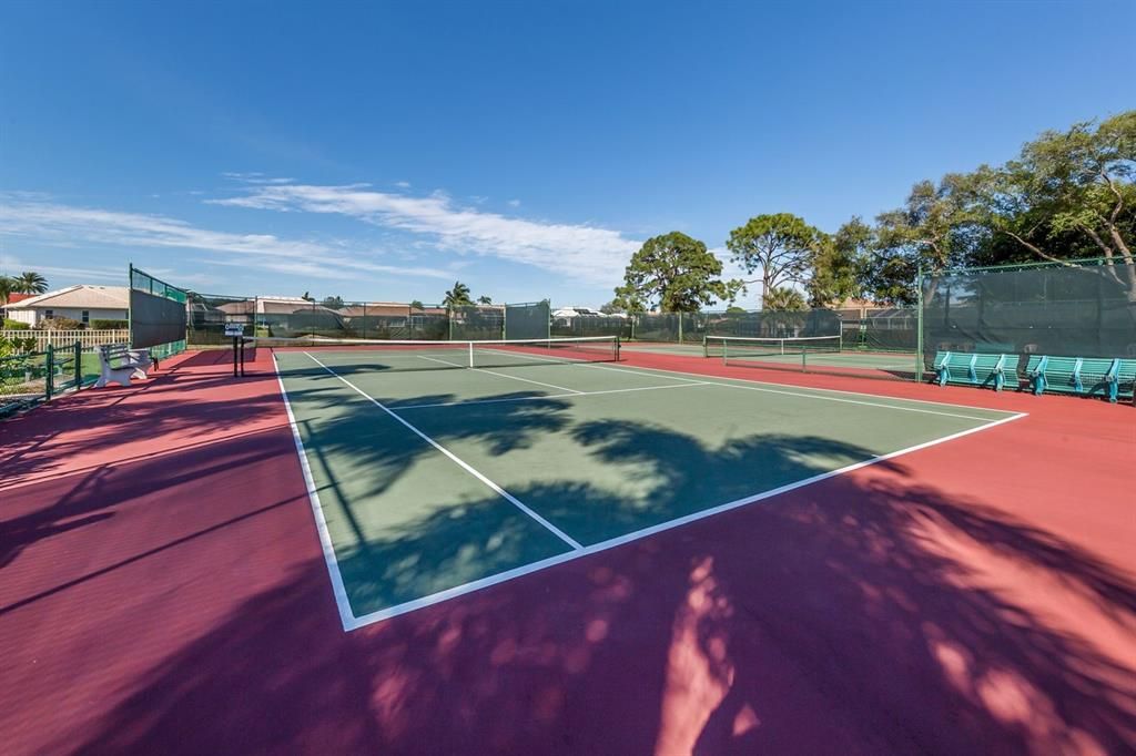 For Sale: $540,000 (3 beds, 2 baths, 2411 Square Feet)