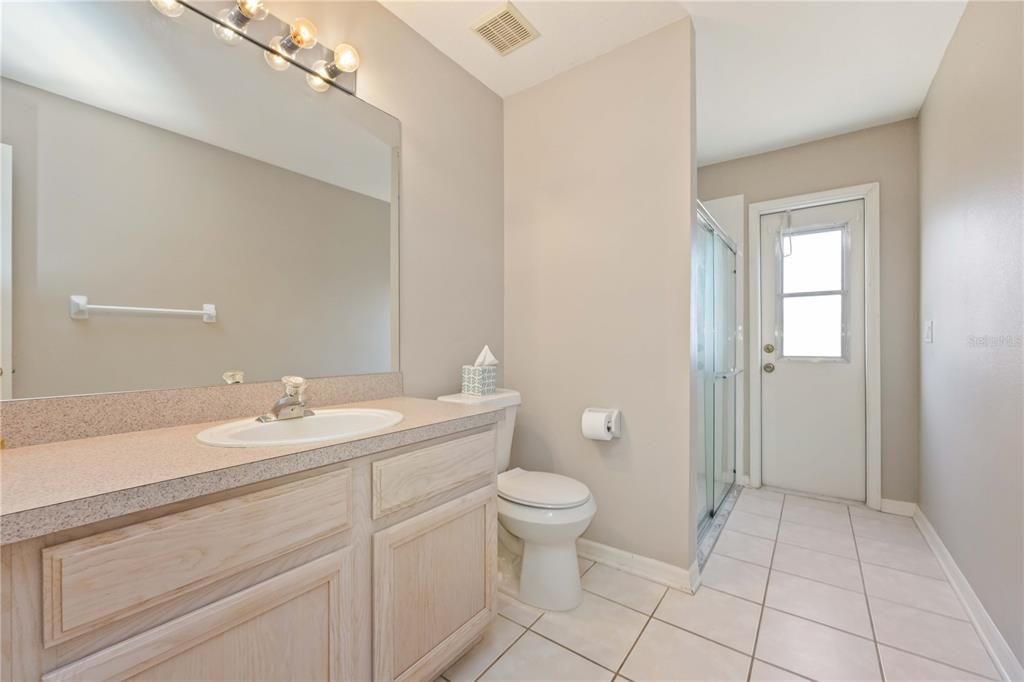 En Venta: $449,999 (4 camas, 3 baños, 2539 Pies cuadrados)