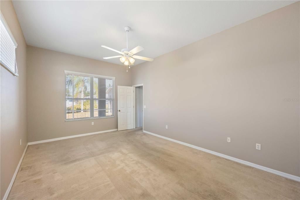 En Venta: $449,999 (4 camas, 3 baños, 2539 Pies cuadrados)