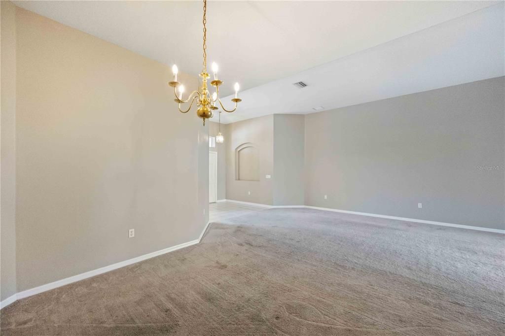 En Venta: $449,999 (4 camas, 3 baños, 2539 Pies cuadrados)