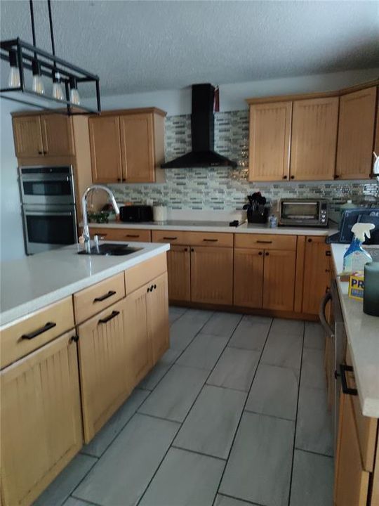 En Venta: $392,000 (4 camas, 3 baños, 2998 Pies cuadrados)