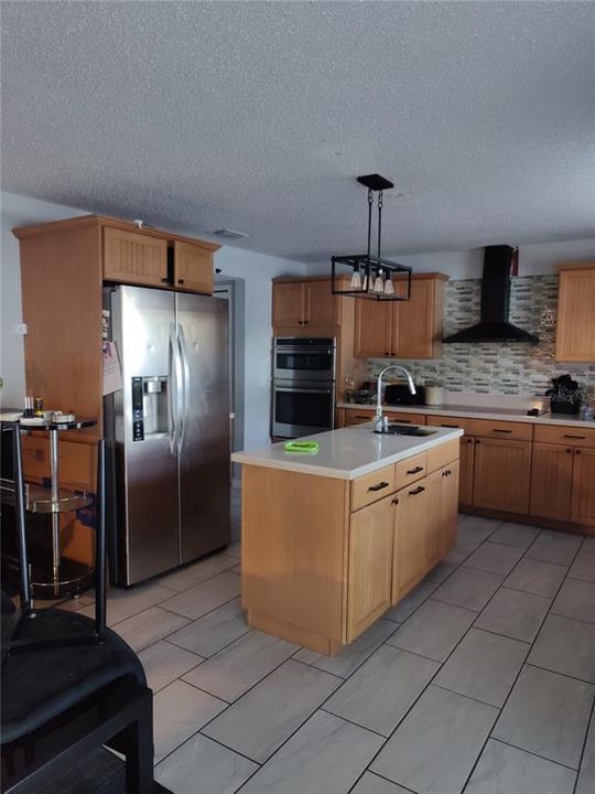 En Venta: $392,000 (4 camas, 3 baños, 2998 Pies cuadrados)