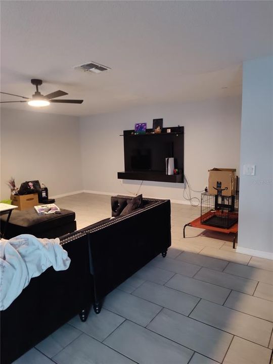 En Venta: $392,000 (4 camas, 3 baños, 2998 Pies cuadrados)