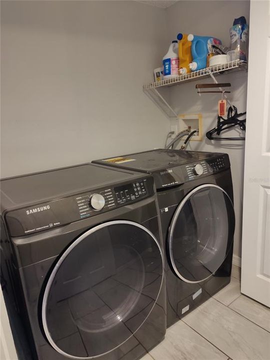 En Venta: $392,000 (4 camas, 3 baños, 2998 Pies cuadrados)