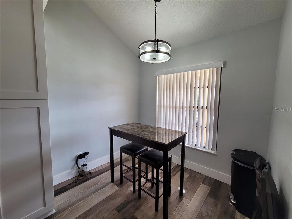 For Rent: $2,400 (3 beds, 2 baths, 1256 Square Feet)