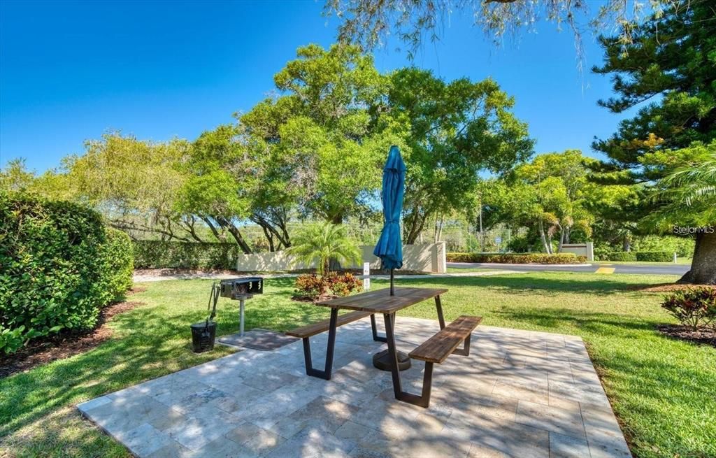 For Rent: $2,400 (3 beds, 2 baths, 1256 Square Feet)