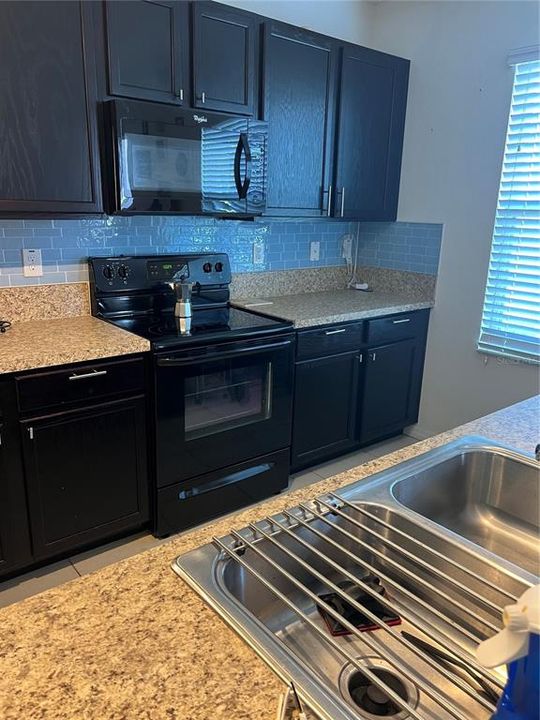 For Sale: $310,000 (3 beds, 2 baths, 1672 Square Feet)