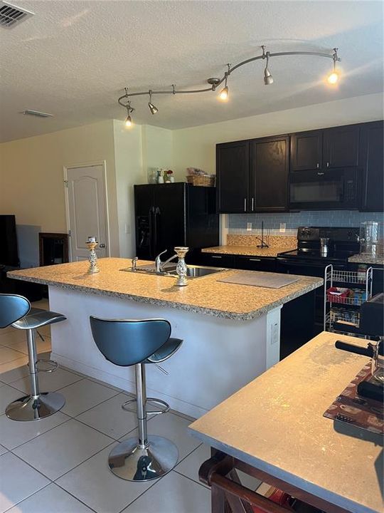 For Sale: $310,000 (3 beds, 2 baths, 1672 Square Feet)