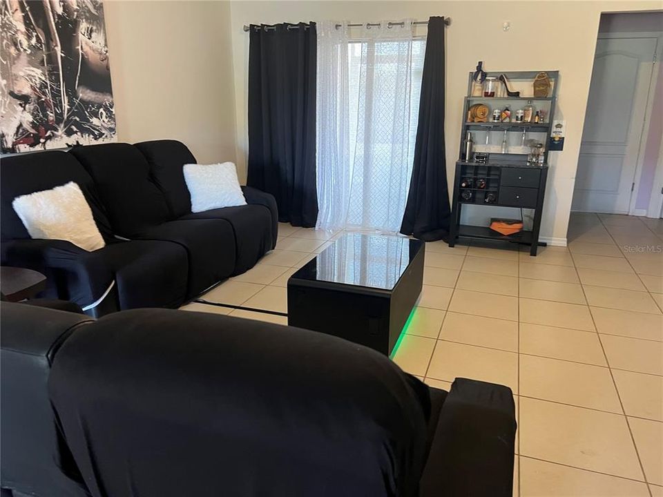 For Sale: $310,000 (3 beds, 2 baths, 1672 Square Feet)