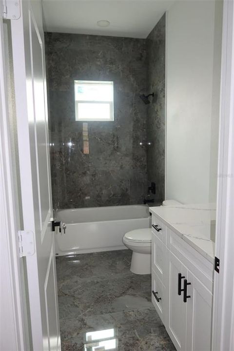 En Venta: $729,000 (4 camas, 2 baños, 1907 Pies cuadrados)