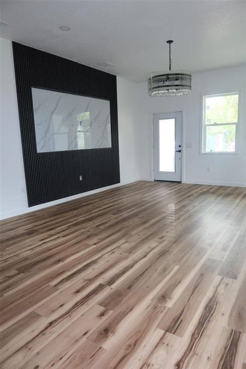 En Venta: $729,000 (4 camas, 2 baños, 1907 Pies cuadrados)